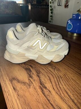 New Balance 9060 Toddler Sneakers Cream/Khaki IV9060GK Size 9